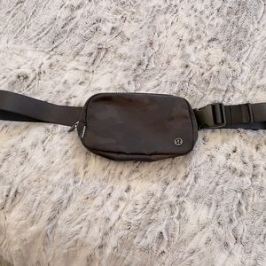 Lululemon everywhere belt bag, NWOT